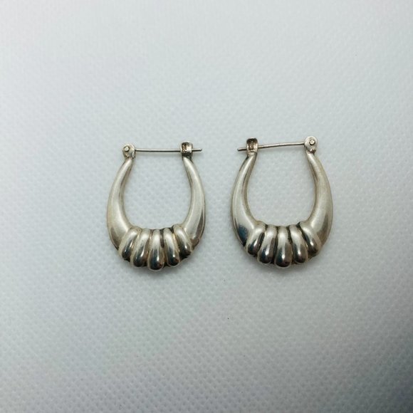 Classic Sterling Hoop Earrings 5g - Picture 5 of 13